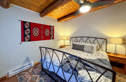 Taos House | Cozy South West Charm, Pet Friendly Home