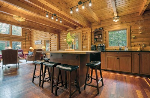 Blandford House | Tranquil Retreat 6-BRs Total in the Berkshires