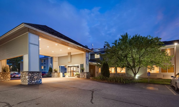 South Burlington Hotel | Best Western Plus Windjammer Inn & Conference Center