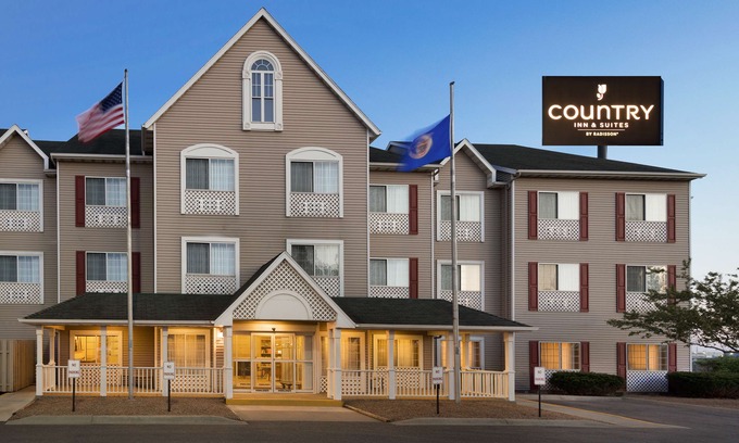 Owatonna Hotel | Country Inn & Suites by Radisson, Owatonna, MN